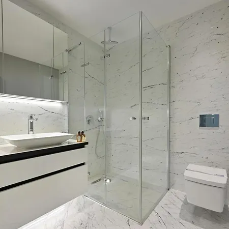 Holiday home Beautiful Bright Modern 2bd2bath Poolgym! #219 Istanbul