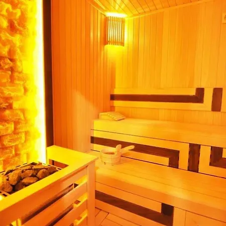 別荘 Beautiful Bright Modern 2bd2bath Poolgym! #219 *